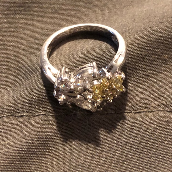 Silver ring and earring set. - Picture 3 of 3